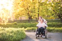 Pflege­dienst in München Visana gibt Pflegekurse für Familienangehörige der Bedürftigen
